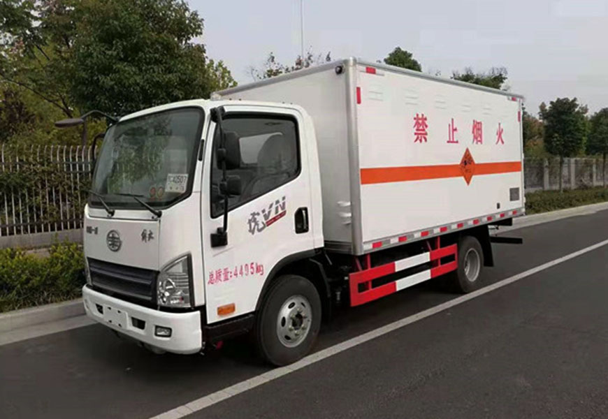 解放危險品運(yùn)輸車