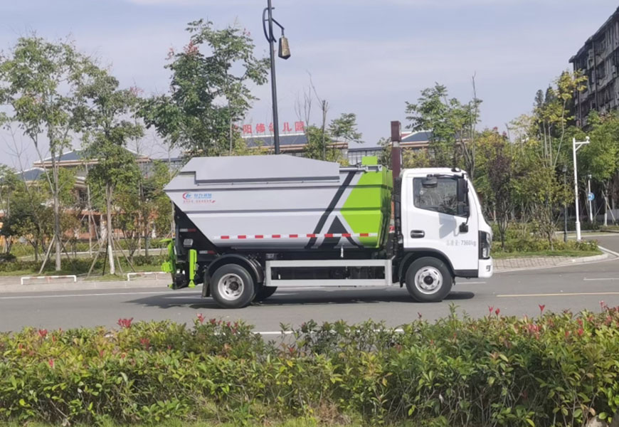 東風(fēng)小多利卡后裝無泄漏垃圾車