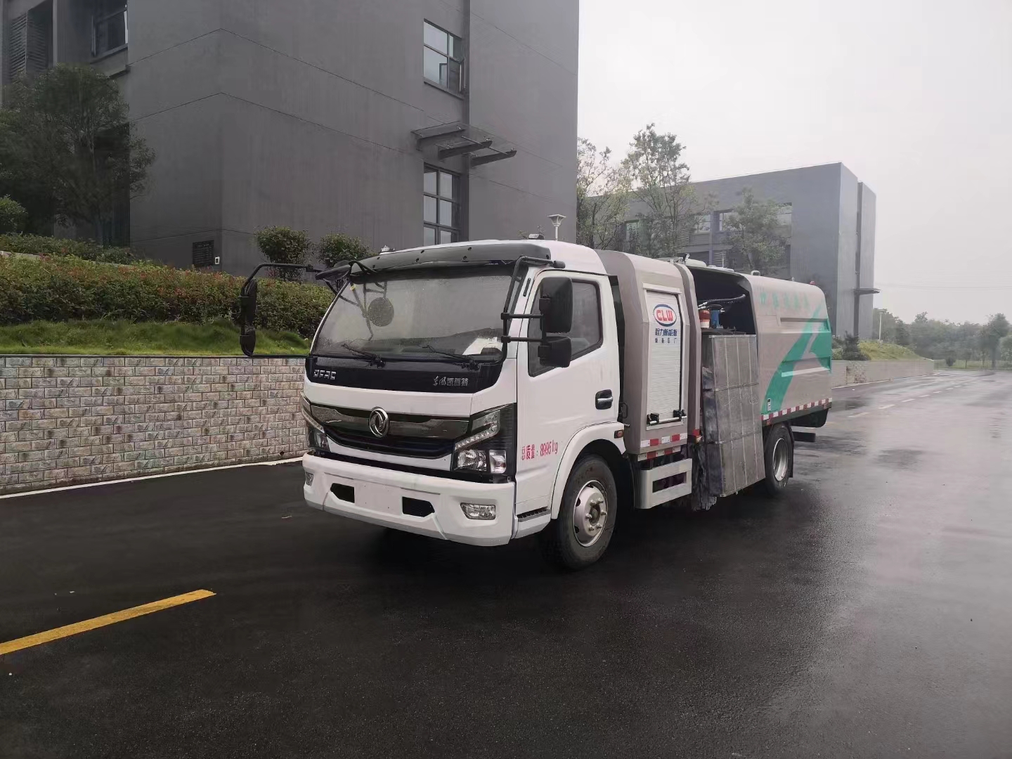 使用護欄清洗車必備:關(guān)于設(shè)計技術(shù)